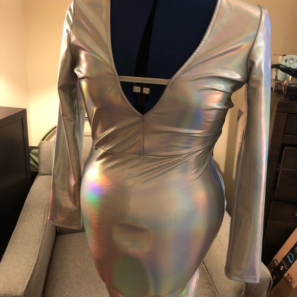 Iridescent dress - Picture 2 of 4